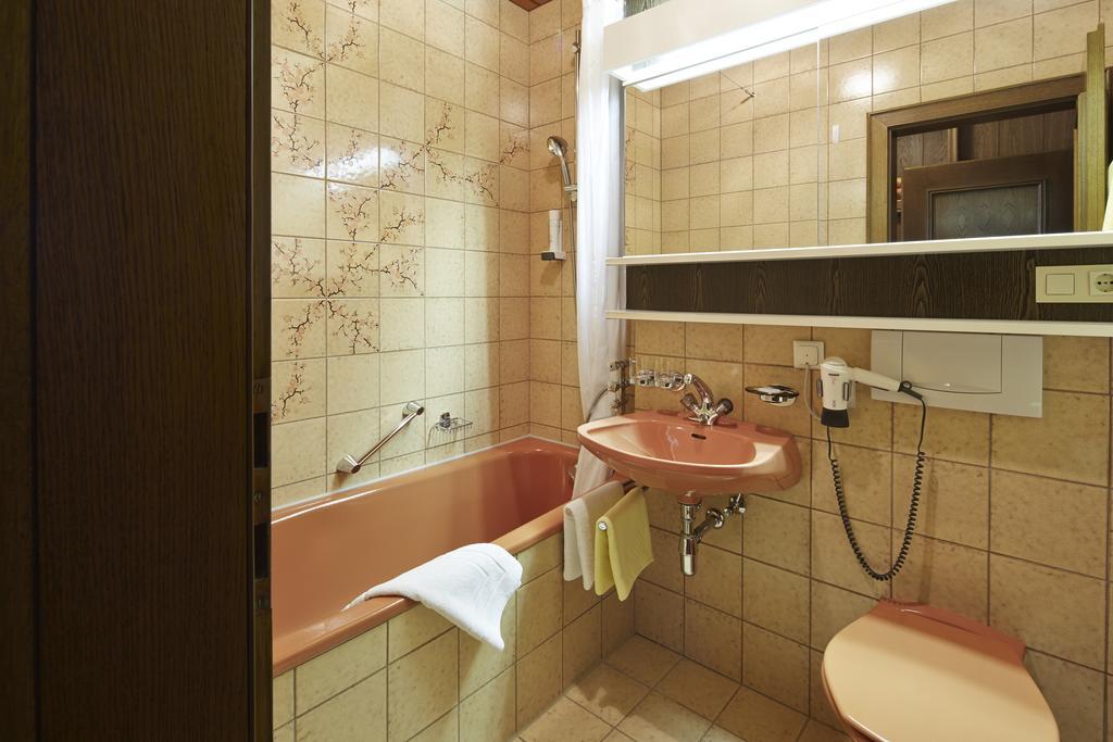 Alpenmotel Saeuling Pinswang Phòng bức ảnh
