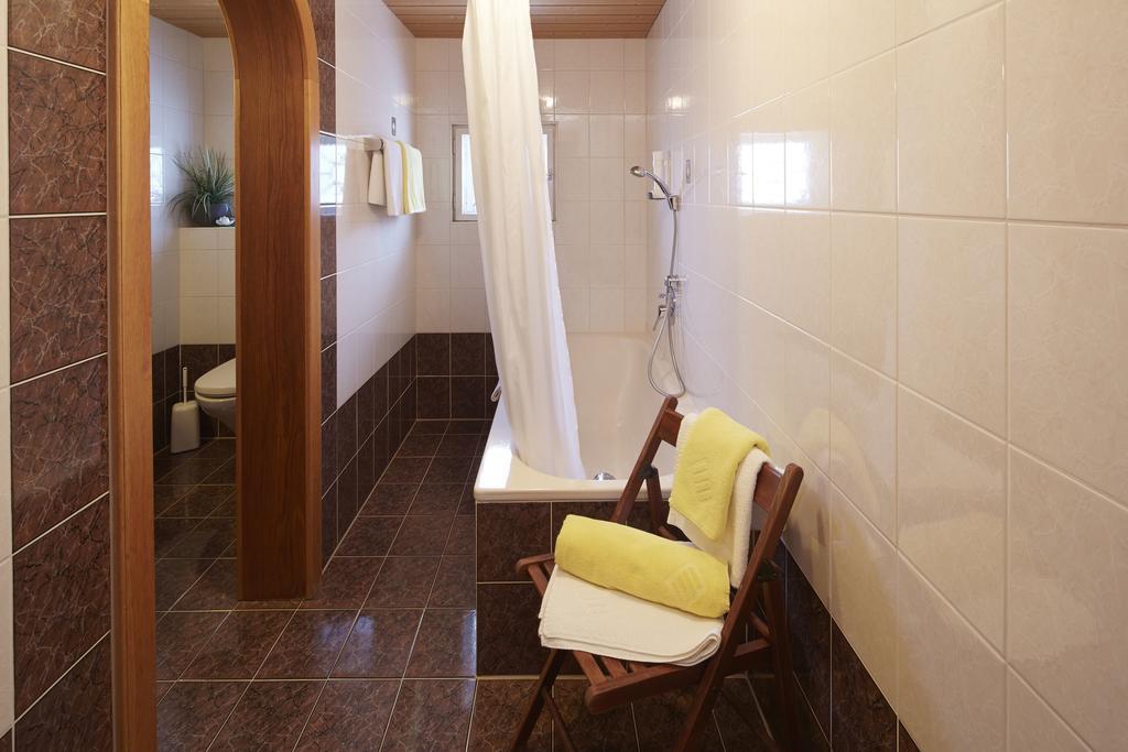 Alpenmotel Saeuling Pinswang Phòng bức ảnh